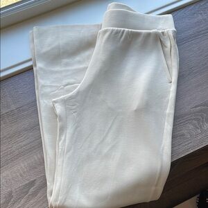 OUTDOOR VOICES Women’s Cream Wide Leg Jogger NWOT